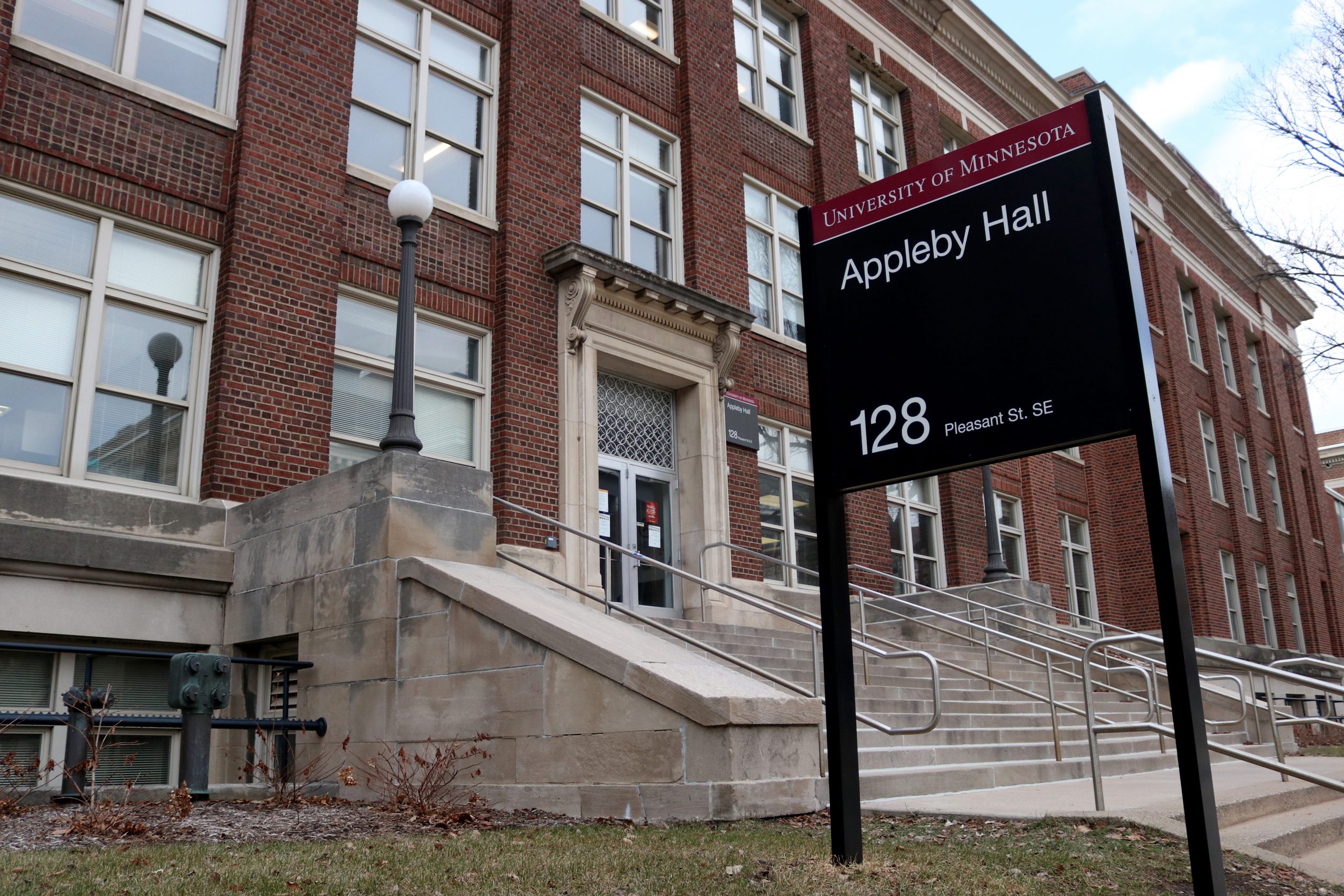 Why does the University of Minnesota Twin Cities campus have two counseling services?